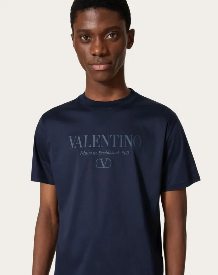 Valentino Tshirts And Sweatshirts Man Valentino Print Cotton Crewneck Tshirt For Man In Navy Navy Valentino Tshirts And Sweatshirts Man Valentino Print Cotton Crewneck Tshirt For Man In Navy Navy