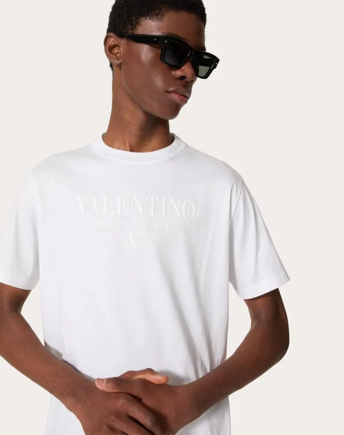 Valentino Tshirts And Sweatshirts Man Valentino Print Cotton Crewneck Tshirt For Man In Navy Navy Valentino Tshirts And Sweatshirts Man Valentino Print Cotton Crewneck Tshirt For Man In Navy Navy