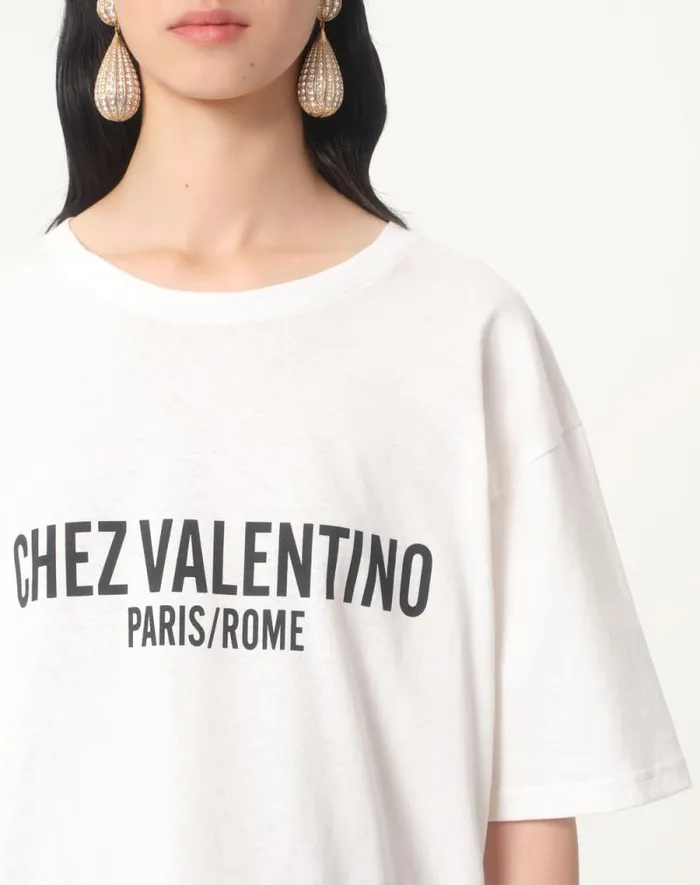 Valentino Tshirts And Sweatshirts Woman Jersey Cotton Tshirt With Chez Valentino Print For Woman In Ivory Ivory Valentino Tshirts And Sweatshirts Woman Jersey Cotton Tshirt With Chez Valentino Print For Woman In Ivory Ivory