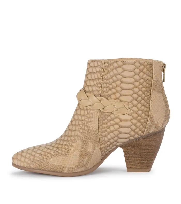 Women Baretraps Booties Ledell Bootie Camel