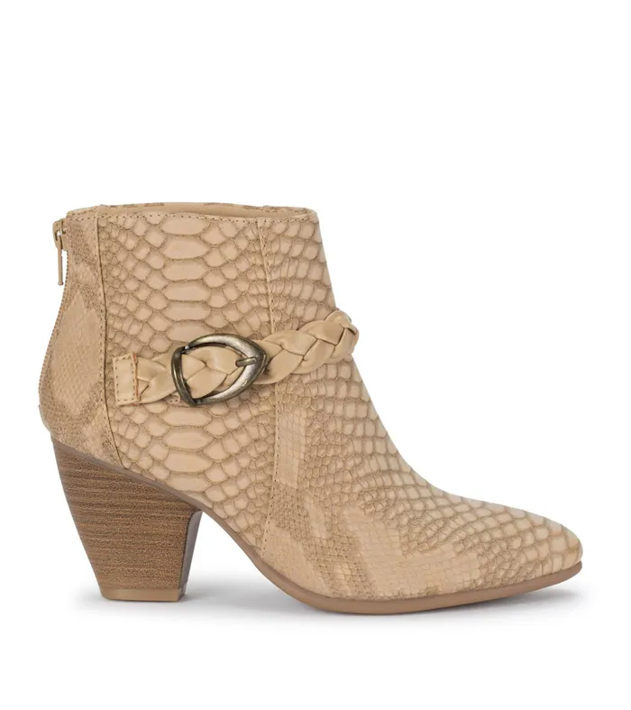 Women Baretraps Booties Ledell Bootie Camel