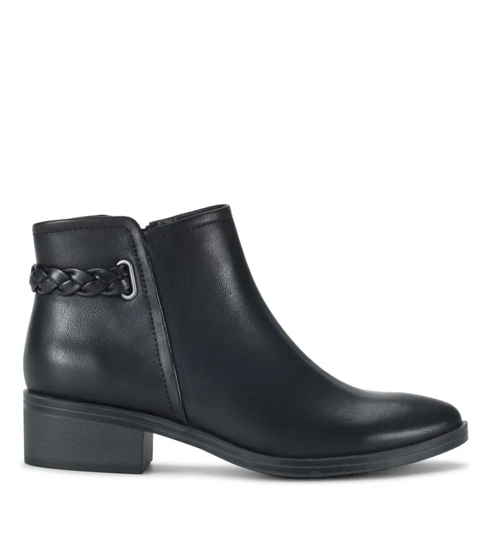 Women Baretraps Booties Martha Bootie Black