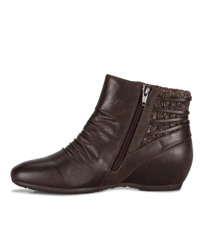 Women Baretraps Booties Peanut Bootie Dark Brown