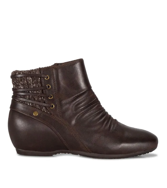 Women Baretraps Booties Peanut Bootie Dark Brown