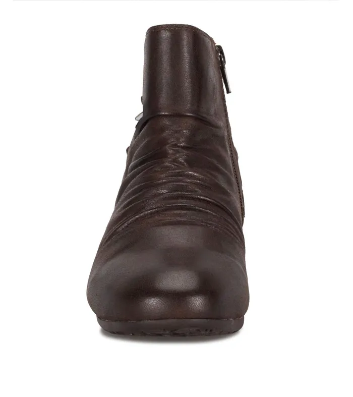 Women Baretraps Booties Peanut Bootie Dark Brown