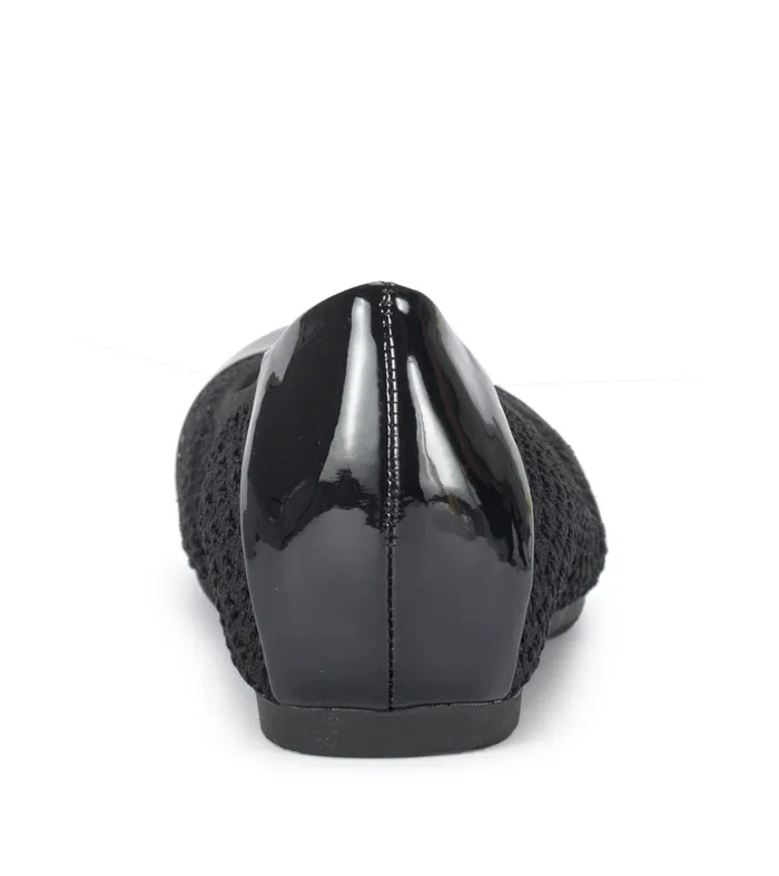 Women Baretraps Flats and Loafers Mia Casual Flat Black