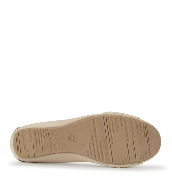 Women Baretraps Flats and Loafers Mitsy Casual Flat Light Gold