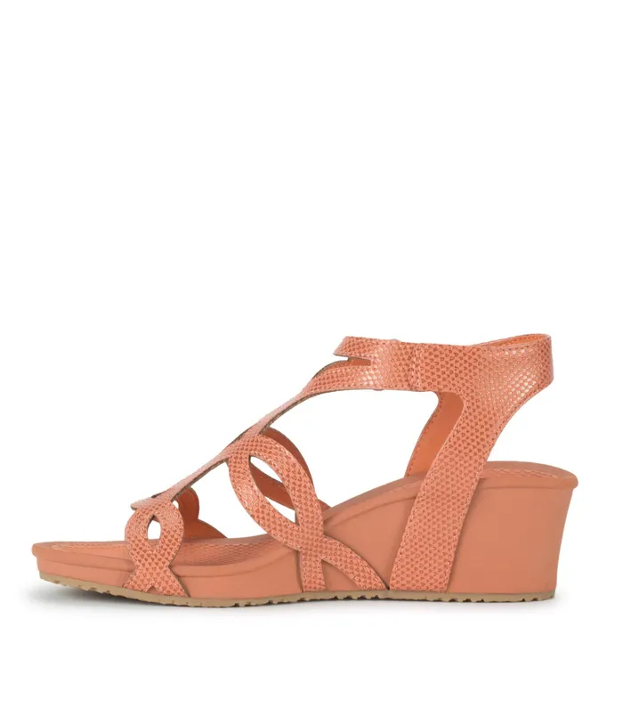 Women Baretraps Rebound Sandals Raeanne Wedge Sandal Ginger