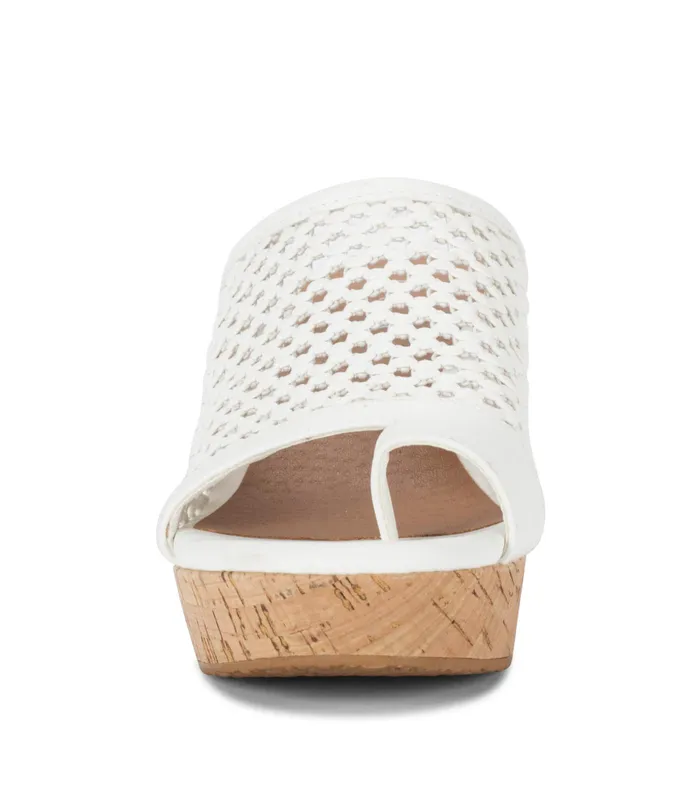 Women Baretraps Slides and Slip On Sandals Bethie Wedge Sandal White