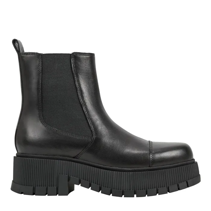Women Marc Fisher Boots and Booties Bermida Lug Sole Bootie Black Leather