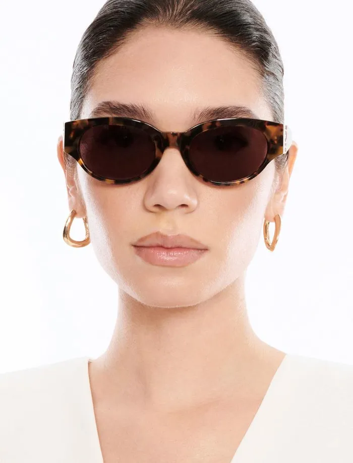 Women Signature Oval Icon Sunglasses Blonde Demi BCBG Sunglasses Women Signature Oval Icon Sunglasses Blonde Demi BCBG Sunglasses